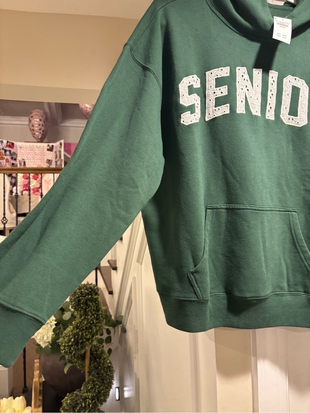 Hollister Green "Senior" Hooded Sweatshirt - Size Medium NWT - Picture 6 of 10